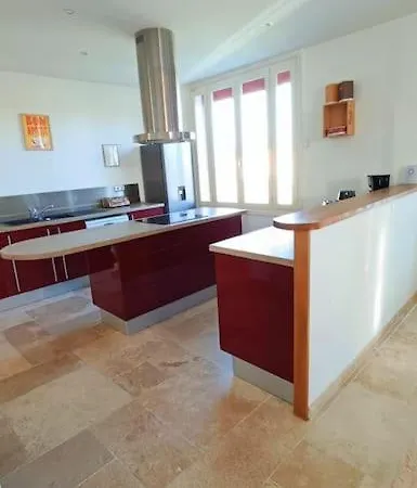 Maison *